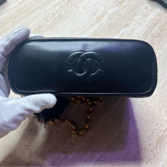 Chanel Vintage Diamond Quilted Black Lambskin Mini Vanity (1990s) - Picture 8 of 9